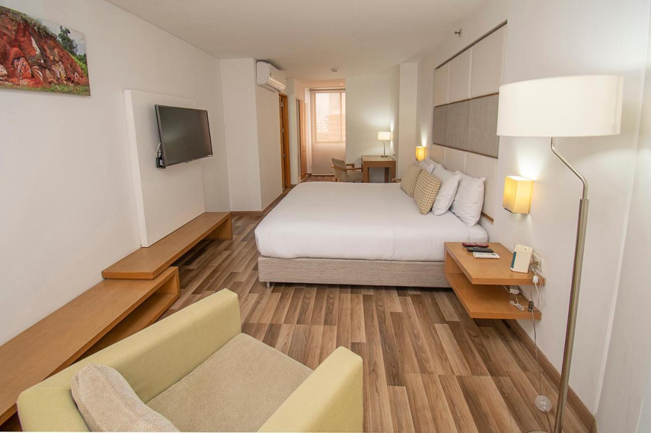 Hotel Cosmos กาลี ภายนอก รูปภาพ