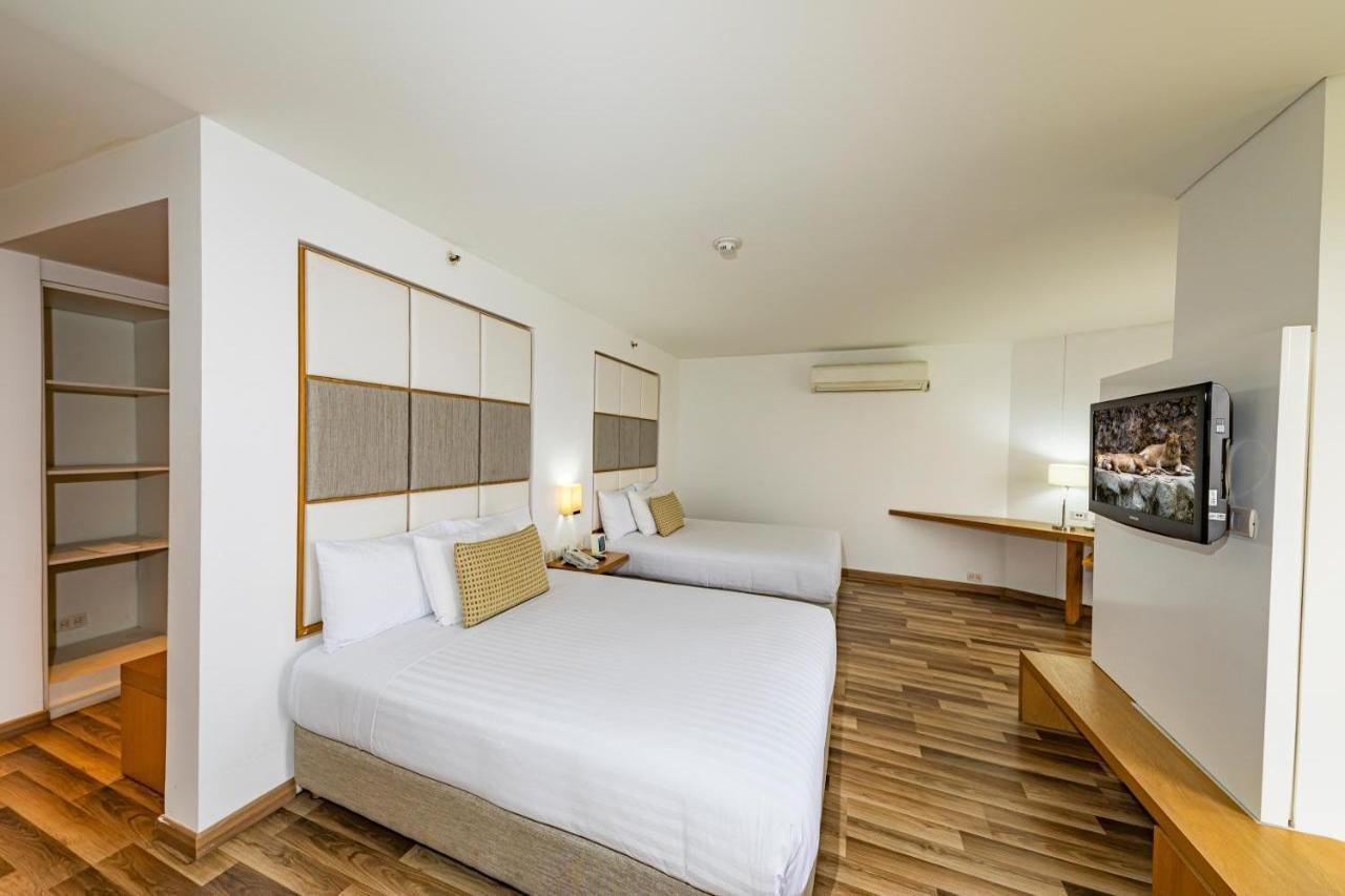 Hotel Cosmos กาลี ภายนอก รูปภาพ