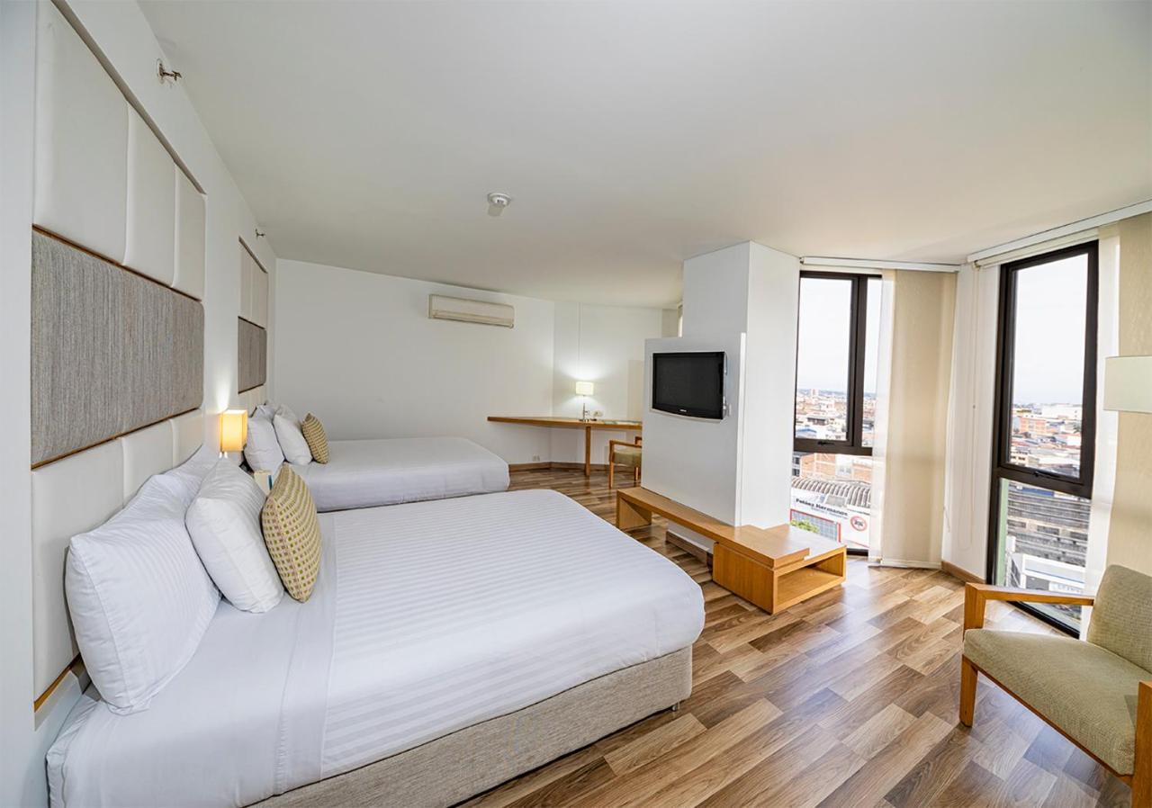 Hotel Cosmos กาลี ภายนอก รูปภาพ